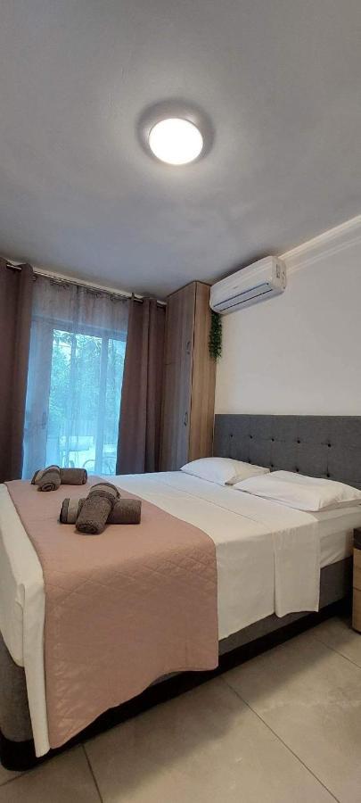 Stay With Oleg C17 Paralimni Exteriör bild